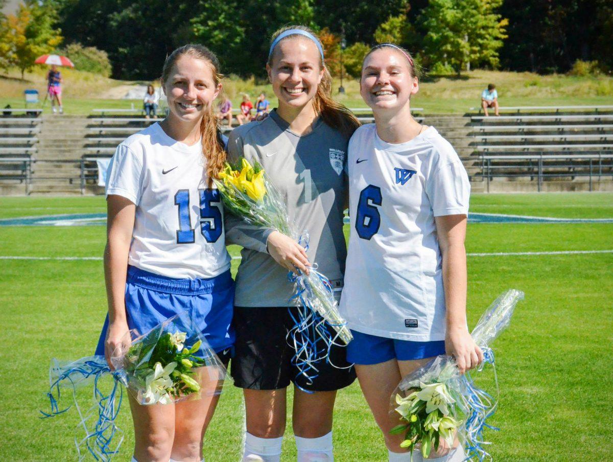 Blue soccer honors Breider, Cerda and DiVito in 6-0 win