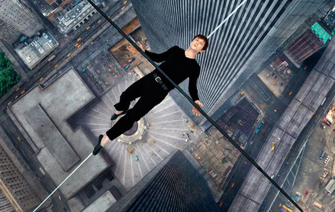 One of the scenes shows Gordon-Levitt suspended between towers.