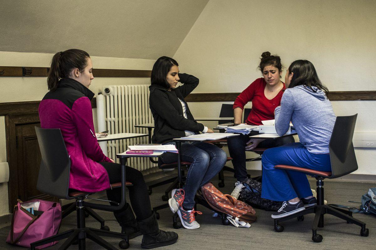 We would bet that none of these students have read more than five pages of this class’ readings. Photography by  Megan Stormberg '18, Photography Editor. 