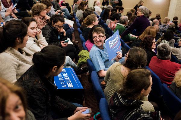 Wellesley Bernie Sanders supporters attend an event where Susan Sarandon spoke.