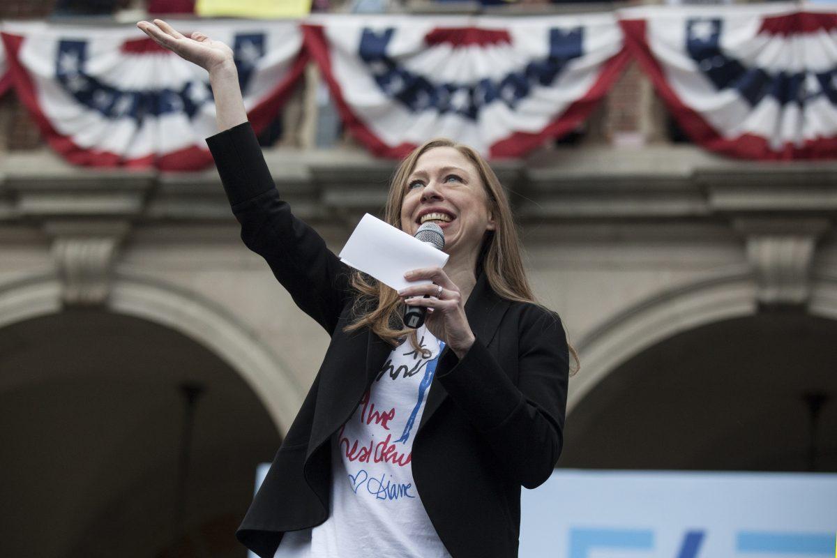 Chelsea Clinton addresses Wellesley Community outside Alumnae Hall.  | Photo by Audrey Stevens '17, Photo Editor