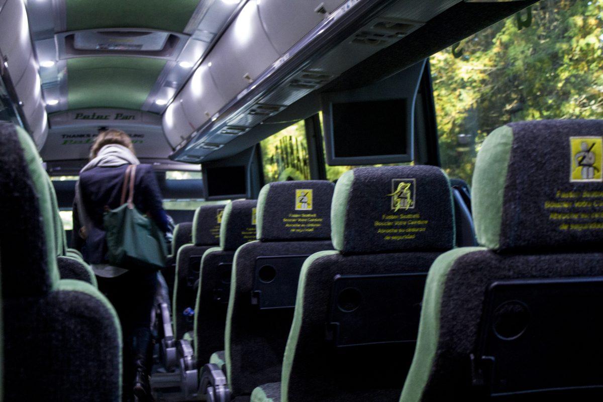 Students can commute on the bus from apartments in
Cambridge and Boston to Wellesley’s campus. | Photo by K Chin '17, Staff Photographer.