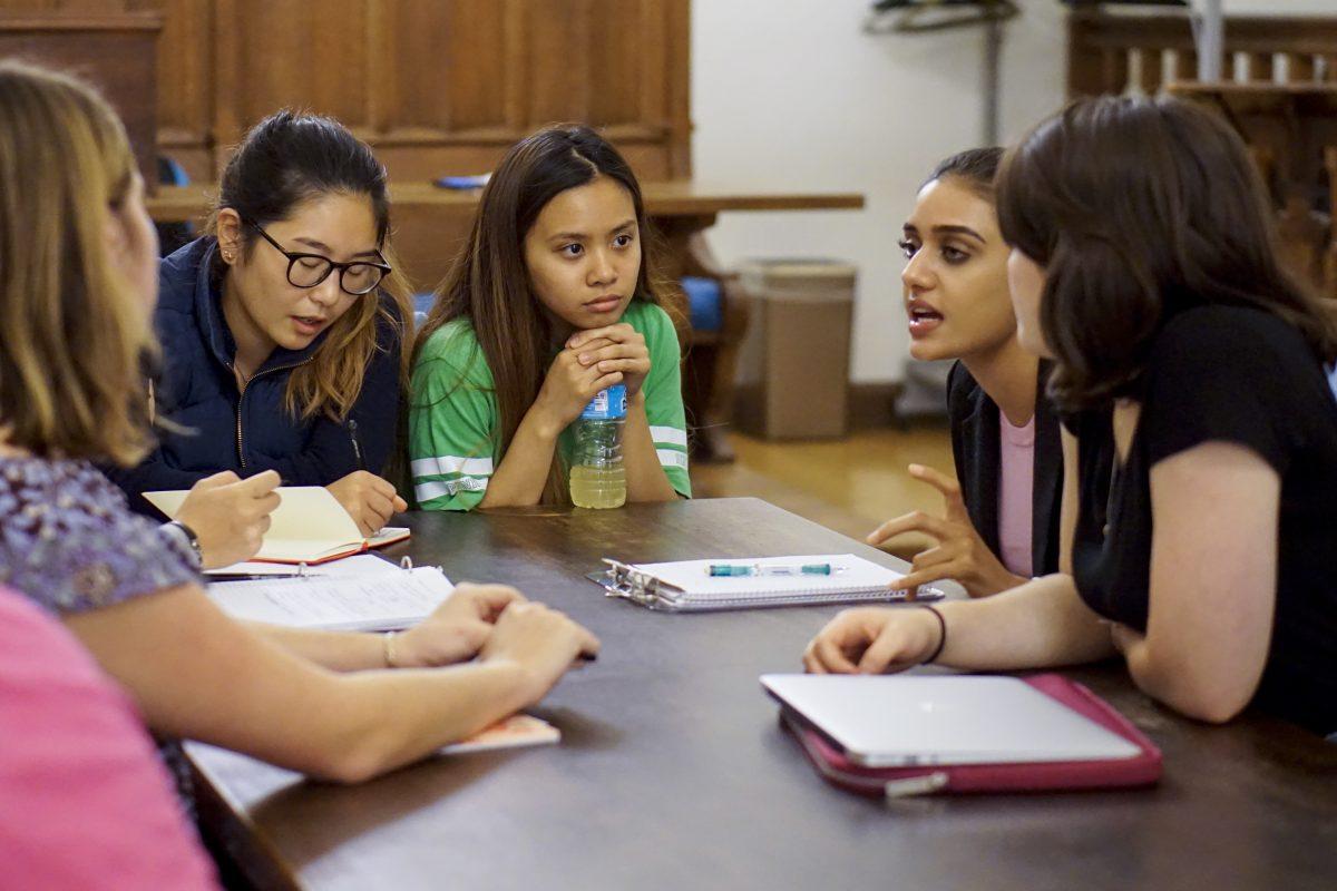 Senators discuss ways to improve mental health on campus. | Photo by Lien Dao '20, Staff Photographer. 