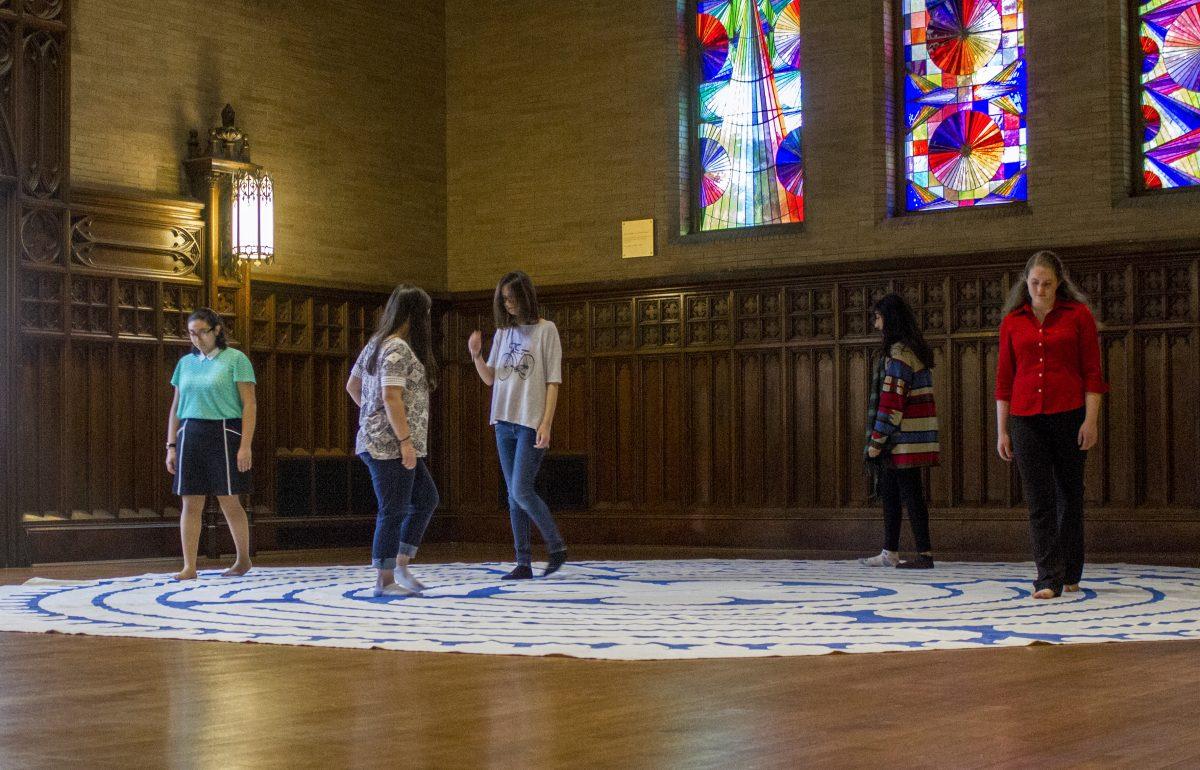 Participants of the Nov 6 Labyrinth Workshop. Photo by K Chin '17 Staff Photographer .