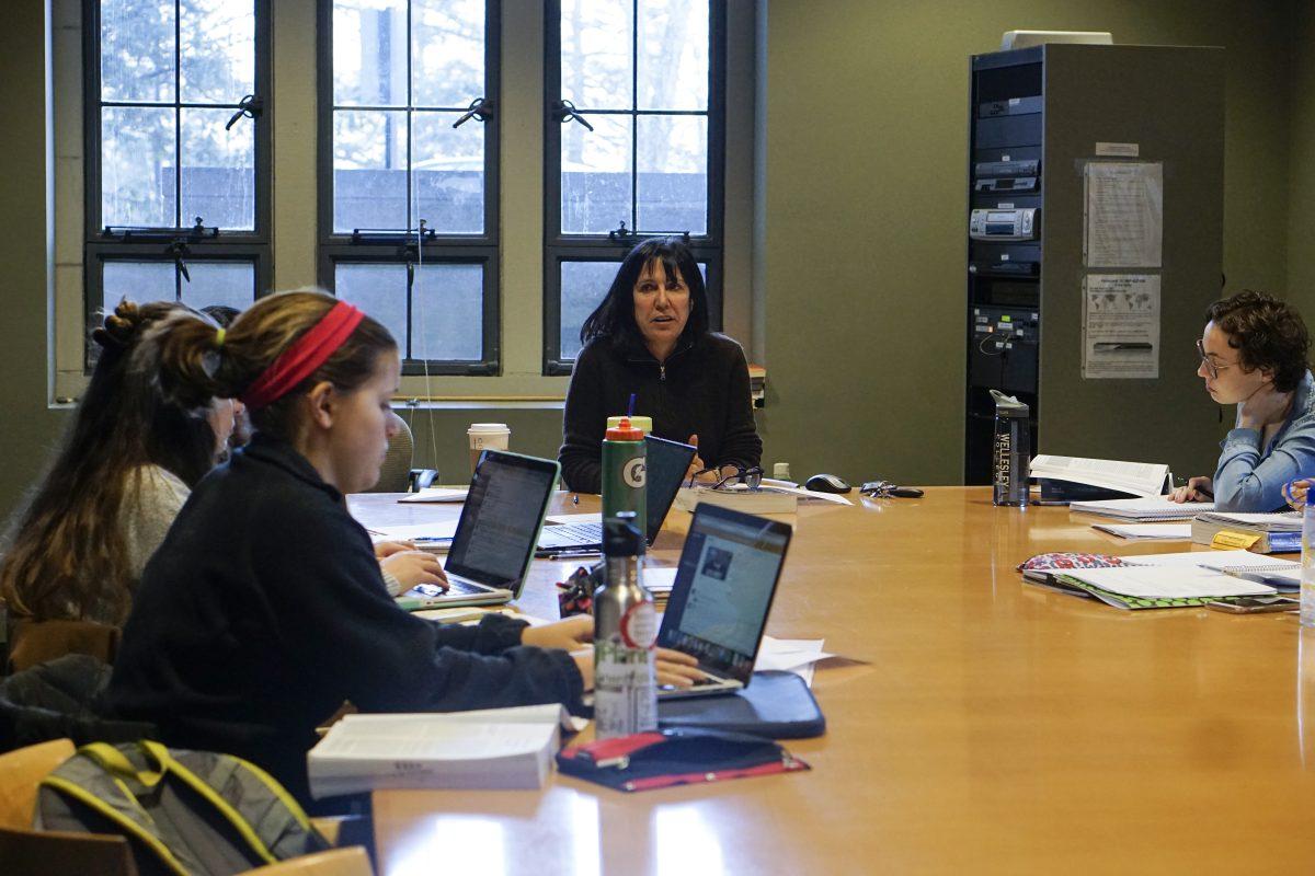 Students participate in discussion in Professor Scherer’s Pol 324 seminar.
Photo by Lien Dao '20, Staff Photographer 