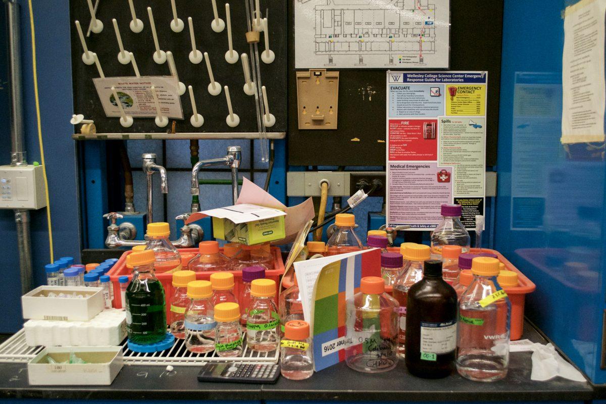 The BIOC curriculum encourages students to acquire strong laboratory skills. | Photo by Kat Tyson '20, Staff Photographer