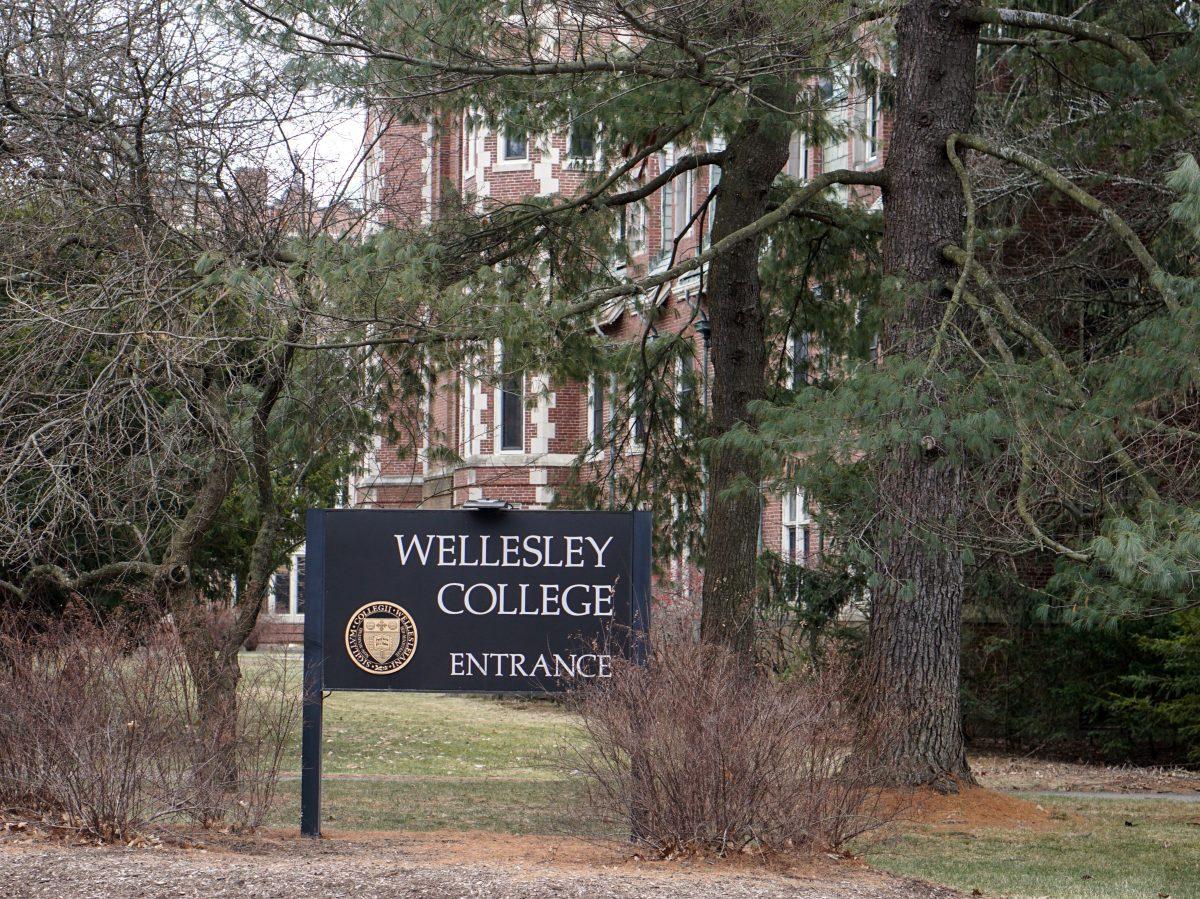 In being a sanctuary, Wellesley would refuse to cooperate with immigration officers. | Photo by Lien Dao '20, Staff Photographer. 