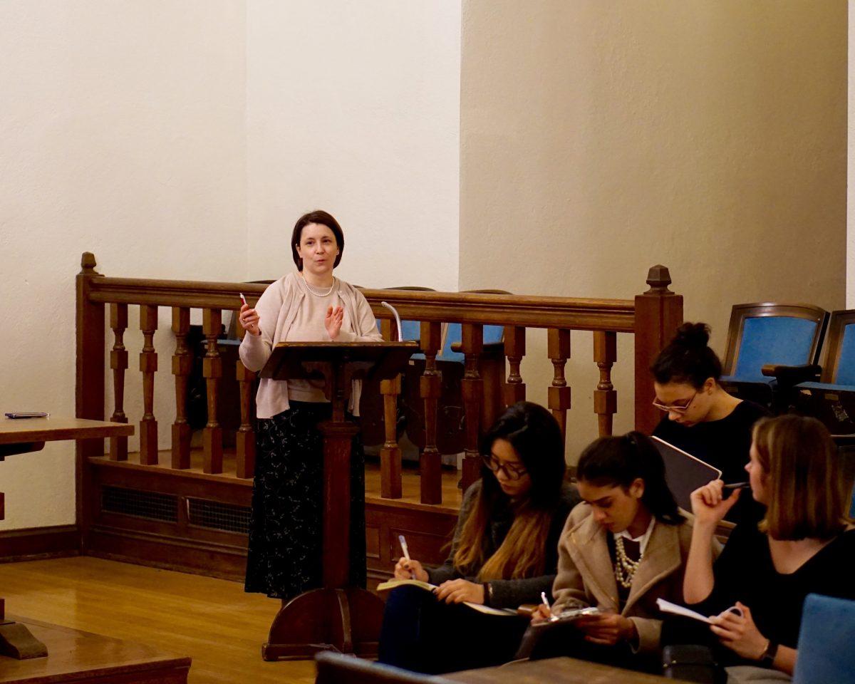 Dean Carol Bate delivers weekly Dean’s Report at Senate. | Photo by Lien Dao '20, Assistant Photo Editor.