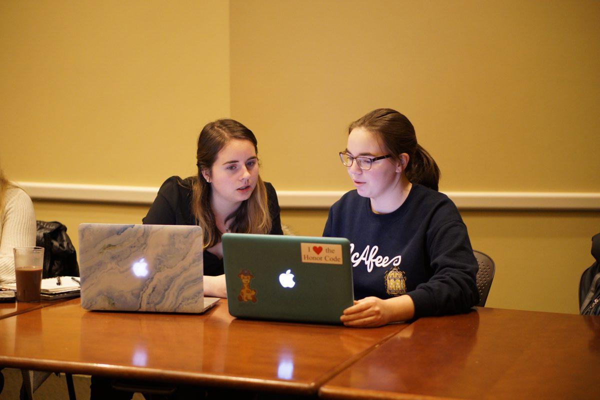 SOAC members Emily Pearson ’20 and Jackie Ehrlich ’20 announced at Senate that the Board of Trustees would reduce the number of subcommittees from five to three
Photo courtesy of Lien Dao '20, Photo Editor