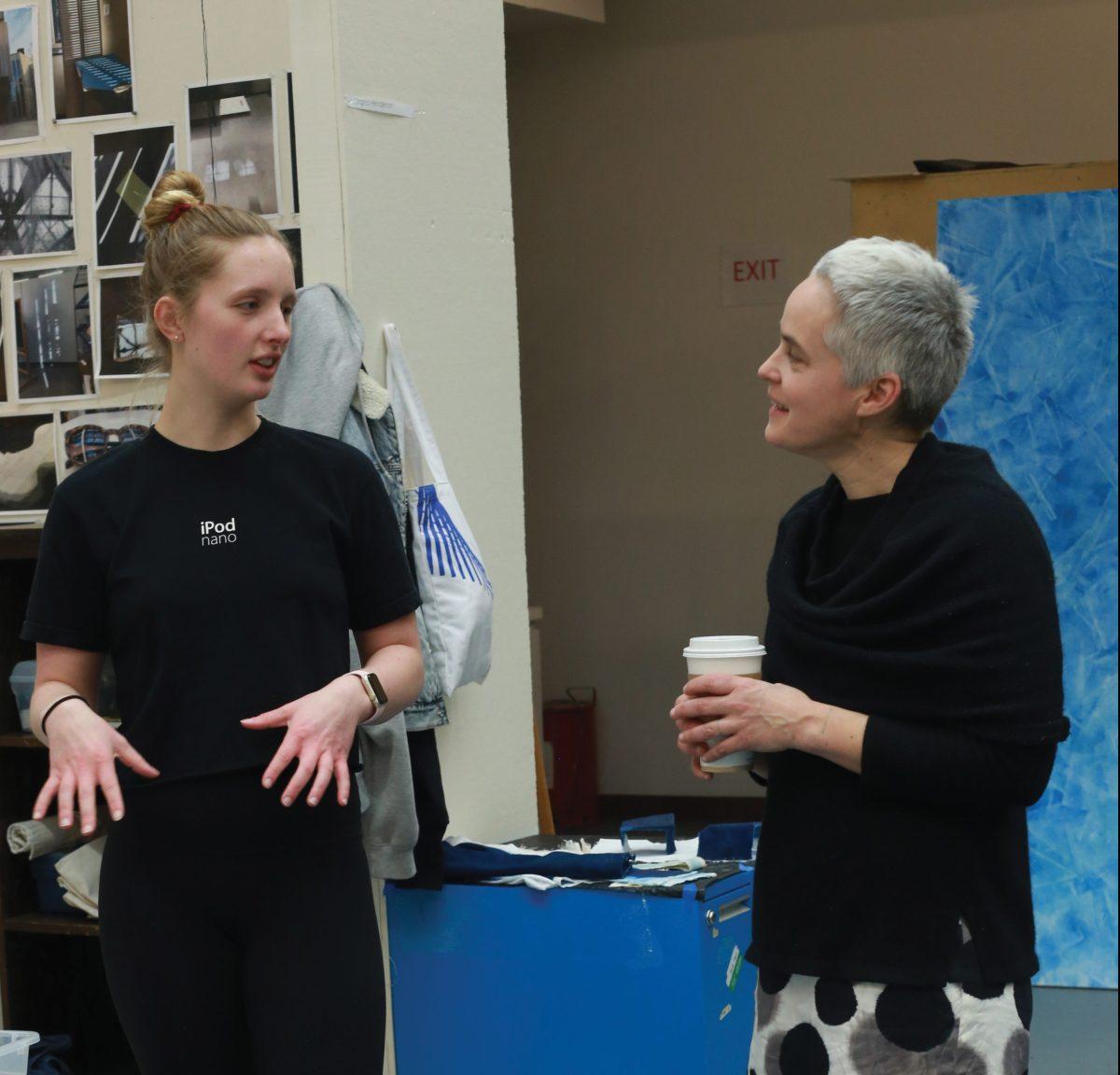 Ingrid Henderson ’19 discusses her work with visiting artists Anna Hepler Photo Courtesy of Ciara Wardlow ’19 Arts Editor 