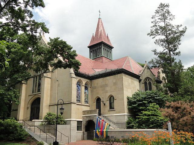 The Multifaith Community meets every Thursday afternoon on the lawn in front of Houghton Memorial Chapel. Photo courtesy of Wikimedia Commons.