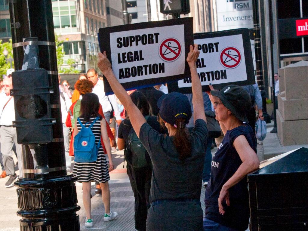 Abortion demonstraters in Chicago. Photo courtesy of Charles Edward Miller, Wikimedia Commons.