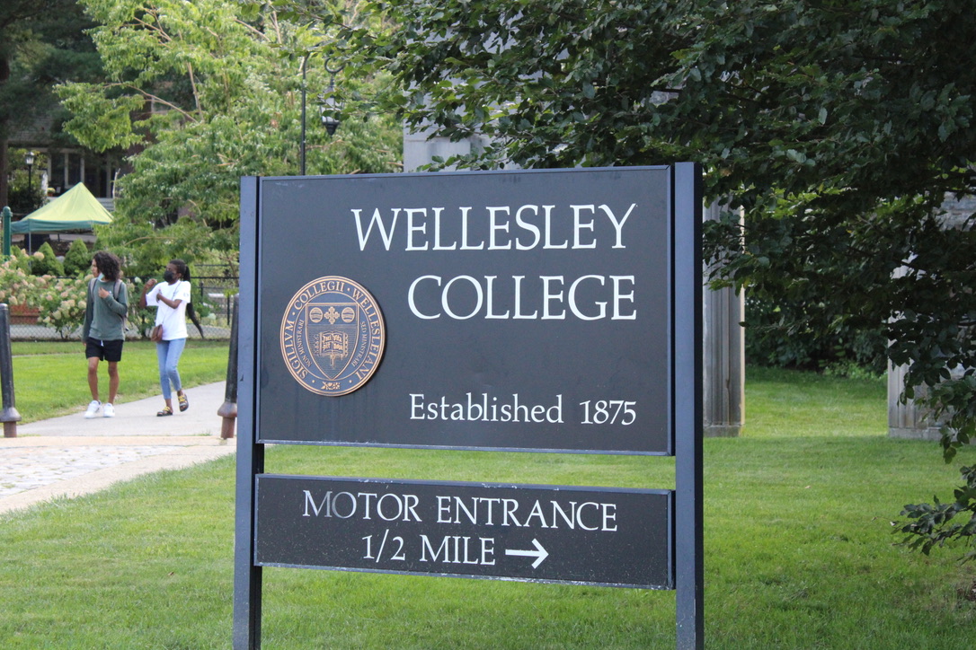 Wellesley College’s Giving Day Raises Over 400,000 Dollars